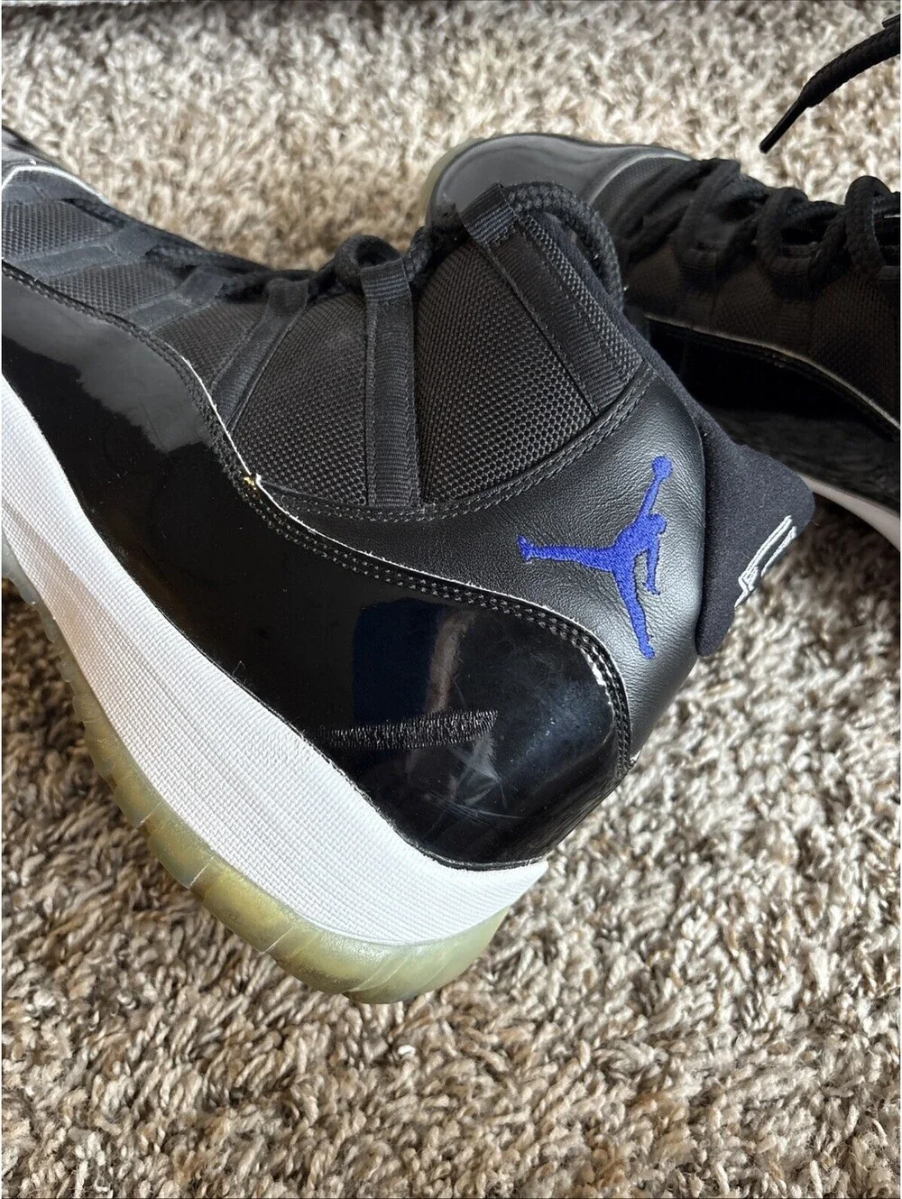 NIKE AIR JORDAN RETRO 11 